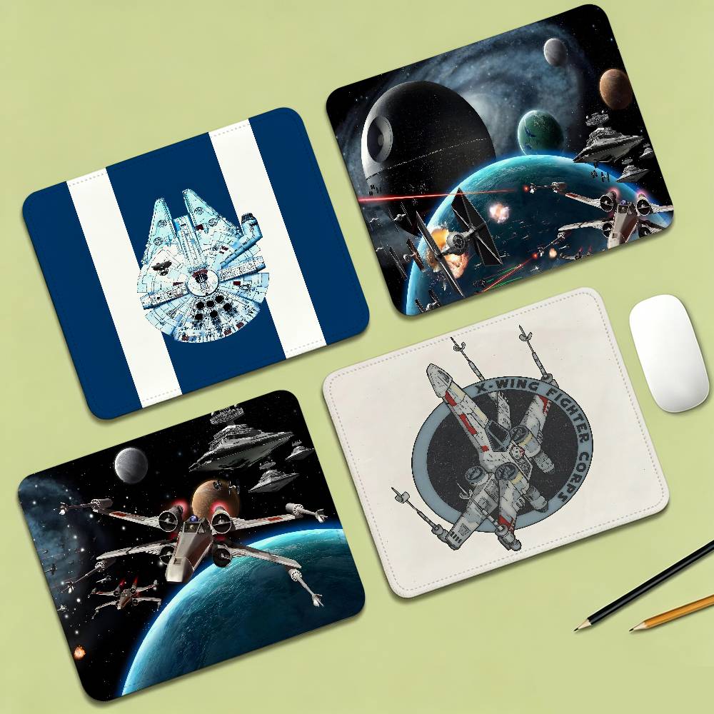 Accessories For Your Gaming Room - Podkładka pod mysz z motywem myśliwca